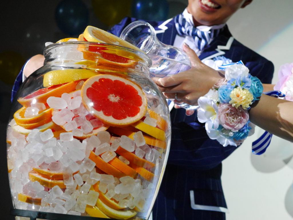 ゲストと作る果実酒の演出 お知らせ スタッフブログ 桔梗が丘ヴェルージュ